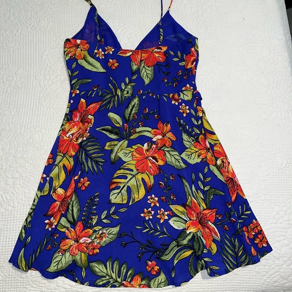 Women’s Lush Dress - Picture 8 of 9